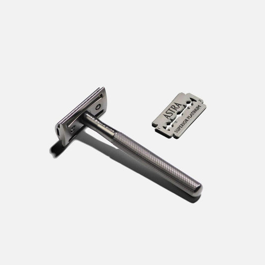 Single blade safety razor – designed for a close, gentle shave with less irritation.